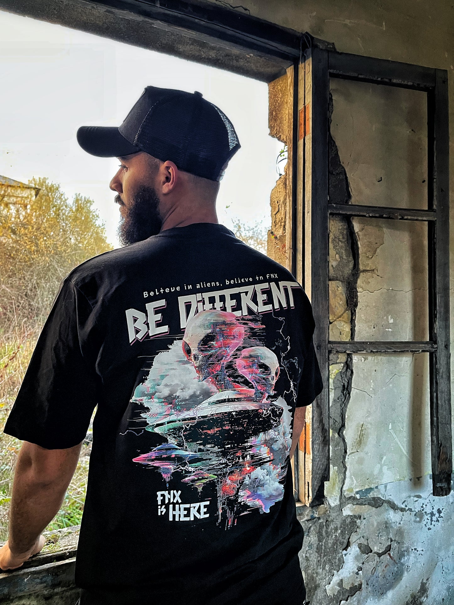 Camiseta Oversized Alien Exist