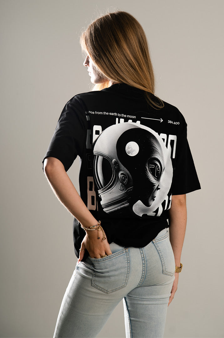 Oversized Moon Streatwear